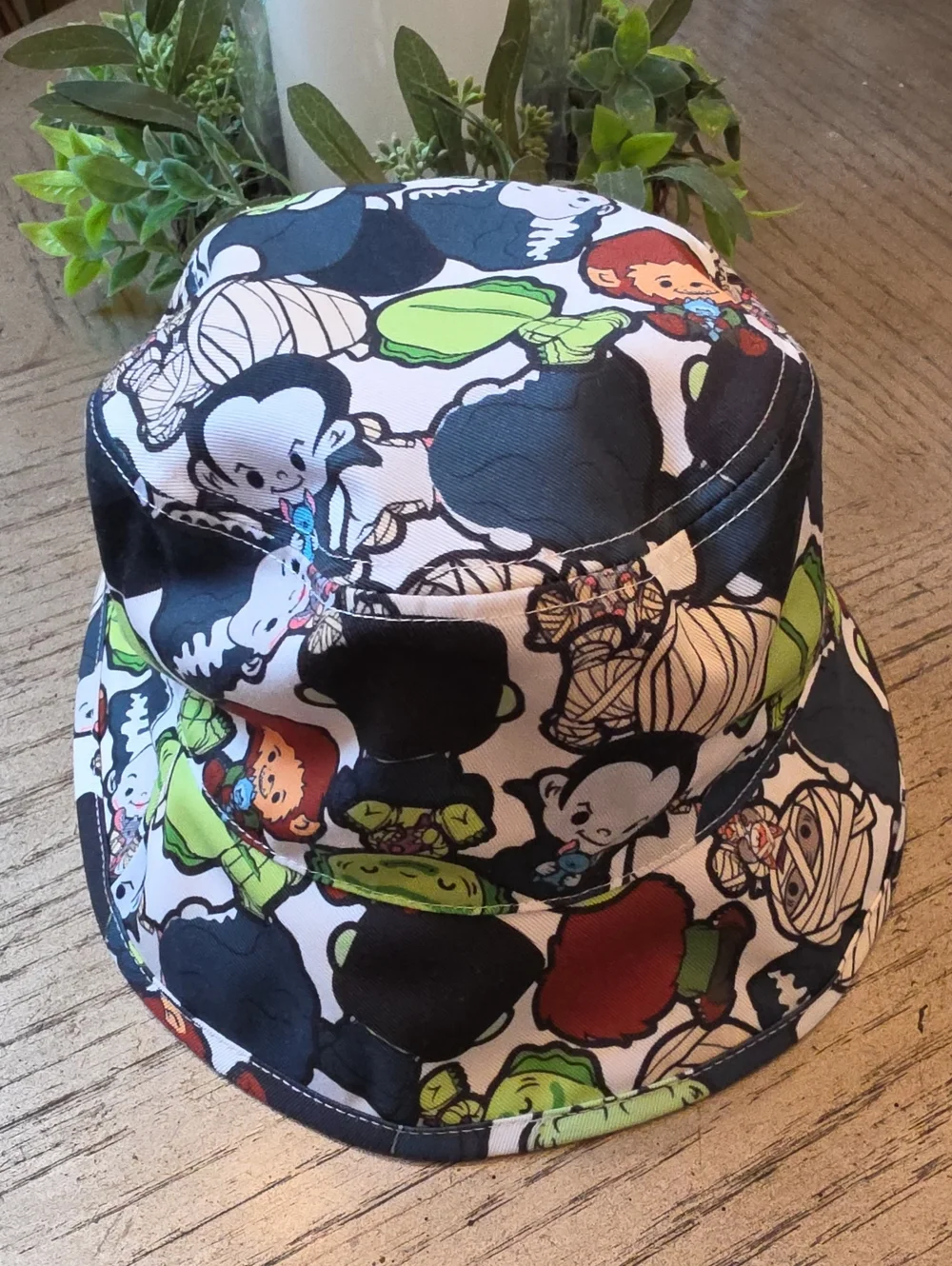Bitty Monsters Reversible Universal Studios Bucket Hat NWOT